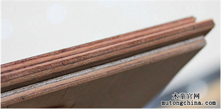 多層實(shí)木復(fù)合地板